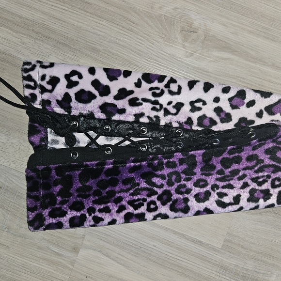 Lip Service VINTAGE 2000's Leopard Print Pants - Picture 3 of 3